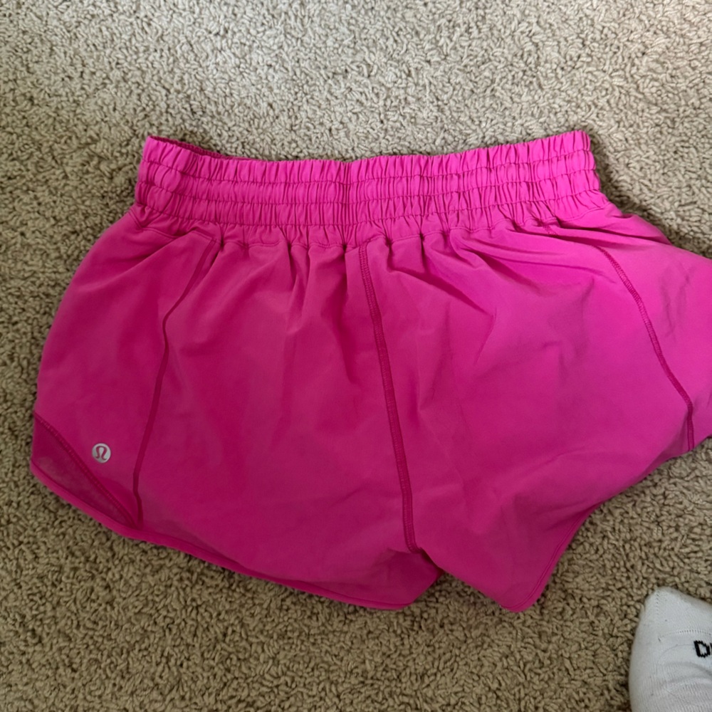 Lululemon Sonic Pink Hotty Hot Shorts 2.5in - Picture 2 of 3